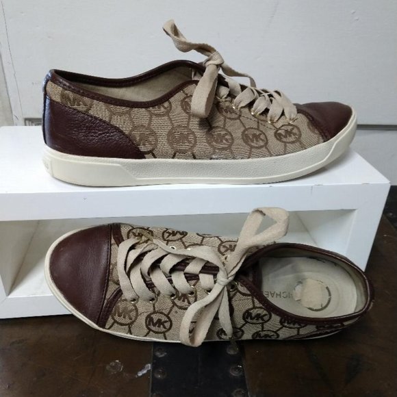 Michael Kors - Picture 2 of 10